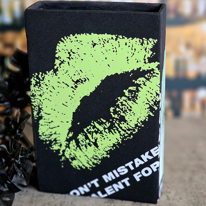 Type O Negative &quot;Bloody Kisses&quot; T-Shirt Vases